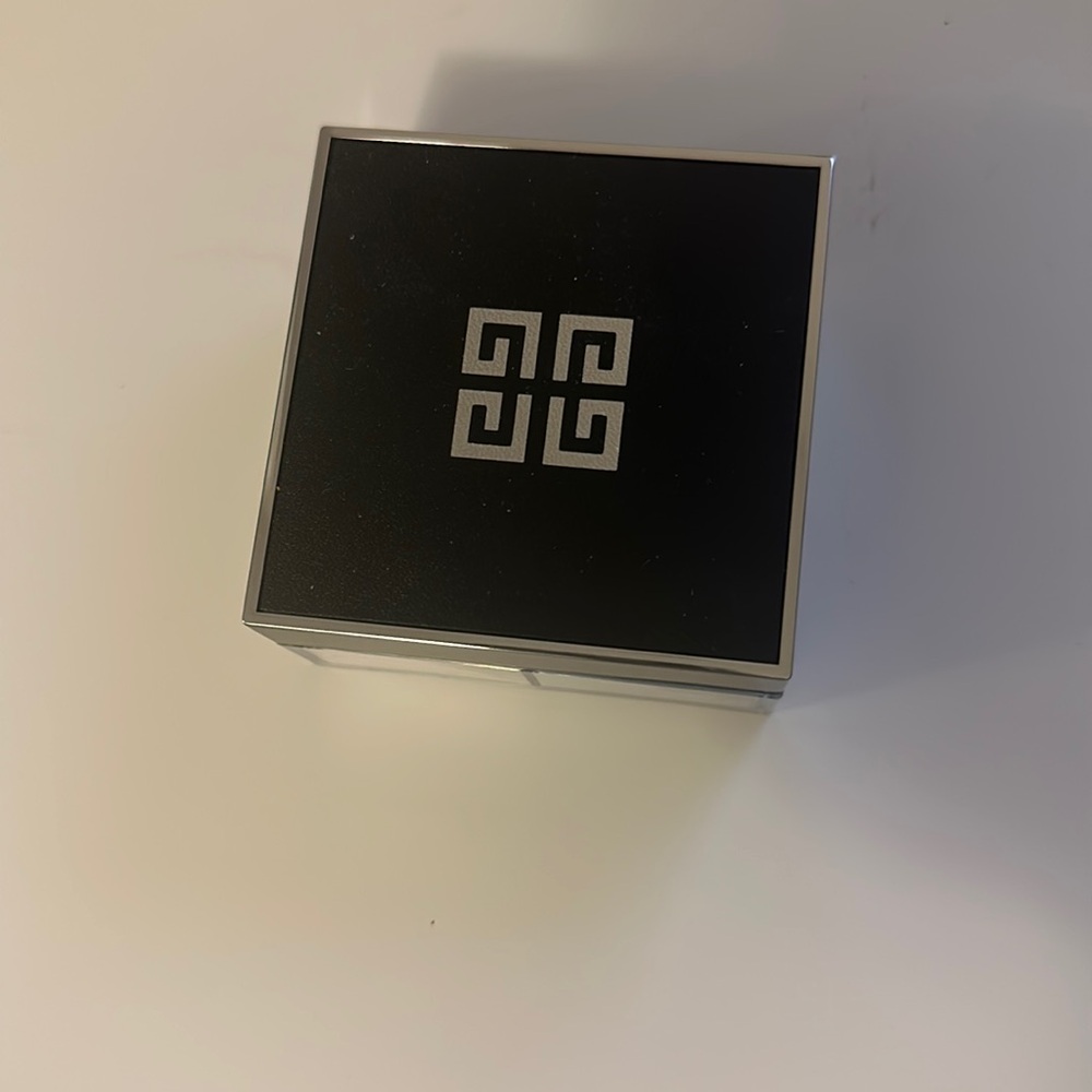 Givenchy Prisme Libre powder